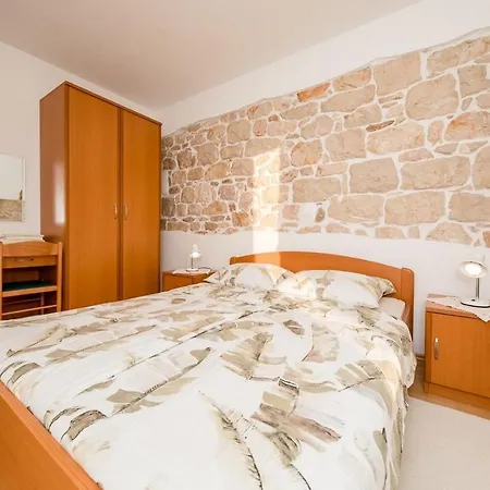 Apartment By The Sea Barbat, Rab - 22757 Rab Town